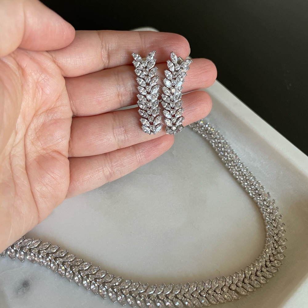 Silver/ rhodium plated neckline set